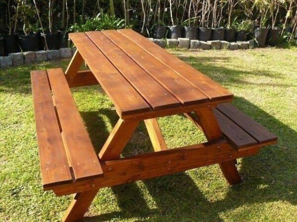 499945212_1128475339297102_588056419525284250_n (1) Picnic bench